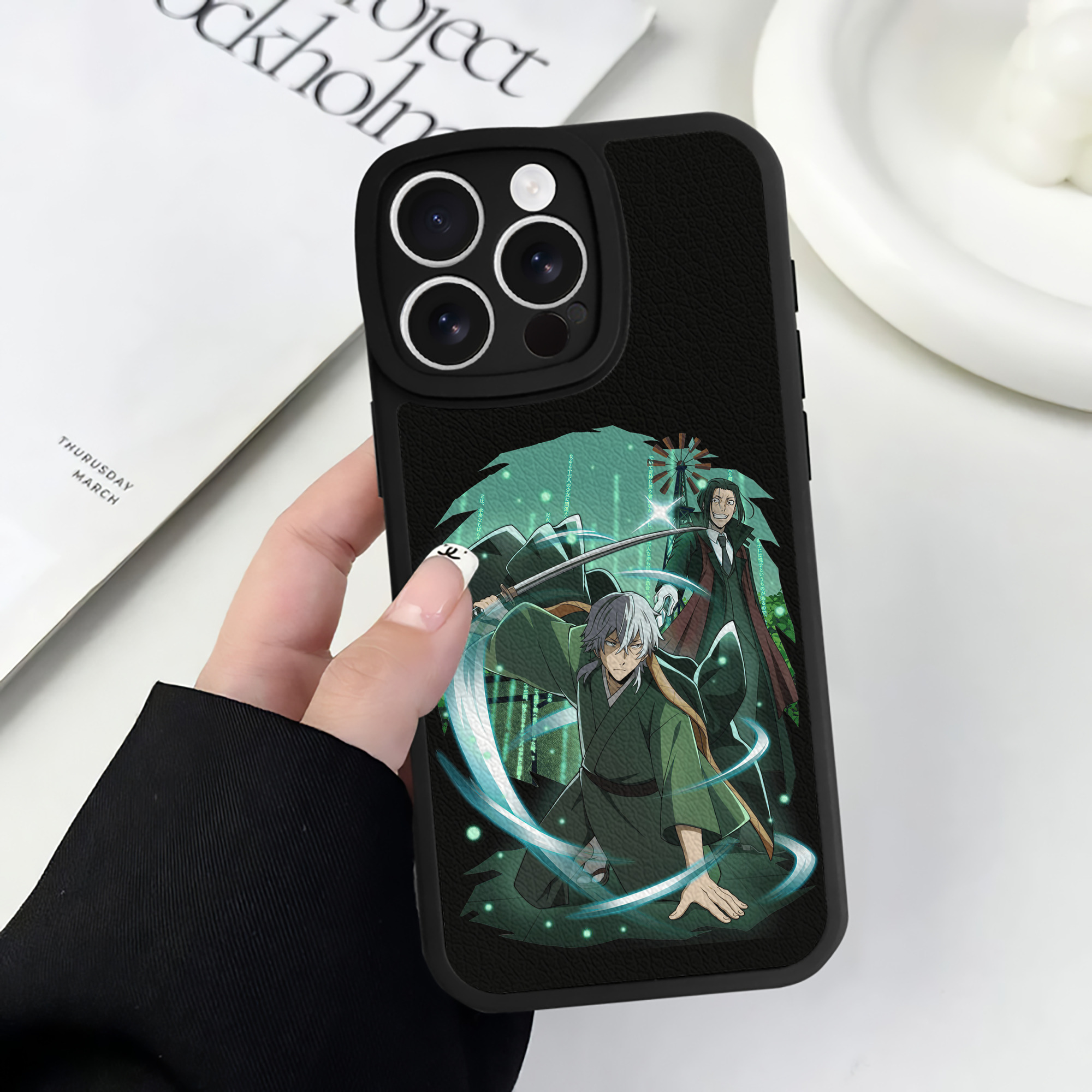 （画像用） 文豪ストレイドッグス Bungo Stray Dogs 【iPhone 16シリーズ対応】シリコンスマホケース（レザー調） 材質：シリコン